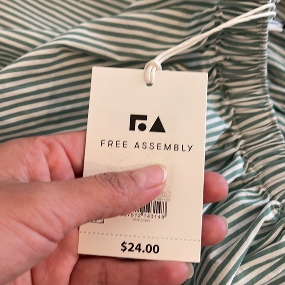 Free Assembly Women's Cold Shoulder Green Stripes Top Blouse ¾ Sleeves Size M - Picture 10 of 10